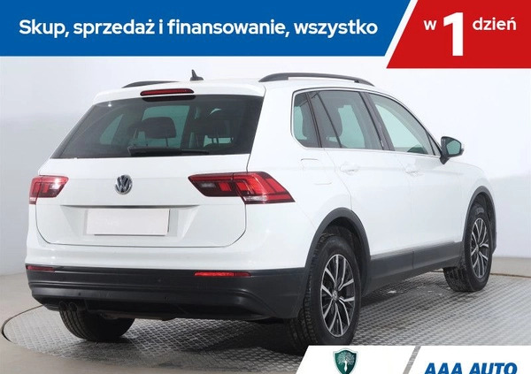 Volkswagen Tiguan cena 93000 przebieg: 154162, rok produkcji 2019 z Stąporków małe 254